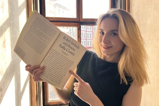 Una de sus traducciones para la revista Plav | Foto: Juan Pablo Bertazza, Radio Prague International